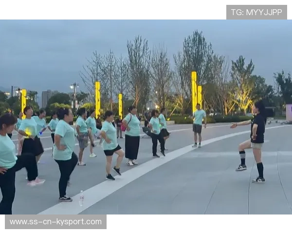 城市夜跑活动吸引大量市民参与，健康氛围蔓延，夜跑人群